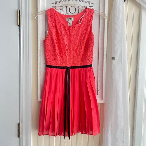 Coral Pleated Sunday Dress sz S - Picture 1 of 5